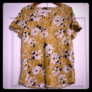 *NWOT* Shortsleeved Floral and Yellow Top